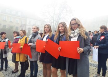 Sandomierz: Żywa flaga i rekord dla Niepodległej.