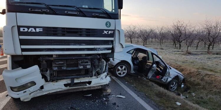 Wysiadłów: Nie żyje kierowca Audi