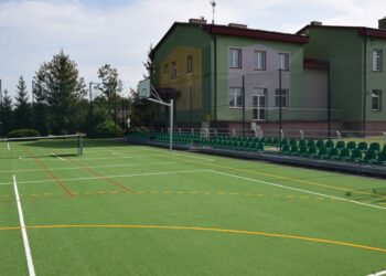 Kolbuszowa: Oświetlić boiska.