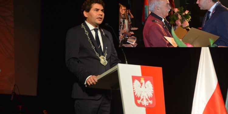 Stalowa Wola: Uroczysta sesja Rady Miejskiej.