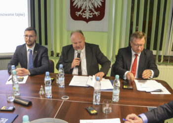 Stalowa Wola: Władze powiatu niemal bez zmian.