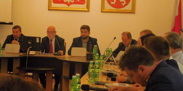 Dębica: Burmistrz nie może liczyć na koalicję.