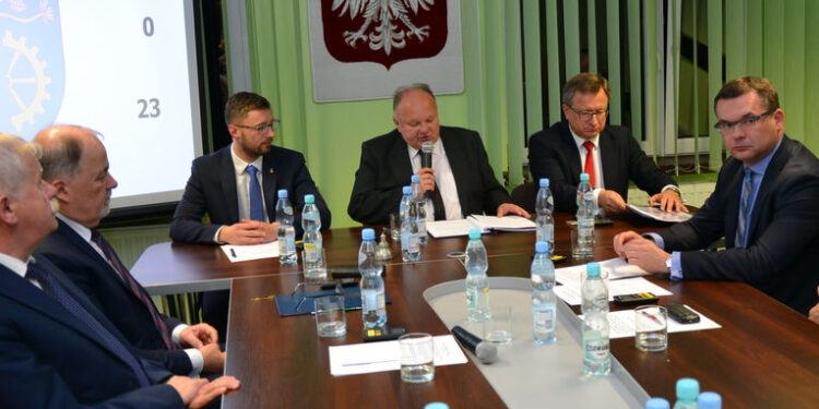 Stalowa Wola: Radni powiatowi zdecydowali o pensji starosty i składzie komisji
