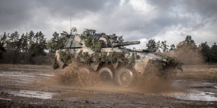 Stalowa Wola: HSW przekazała armii kolejny Kompanijny Moduł Ogniowy RAK