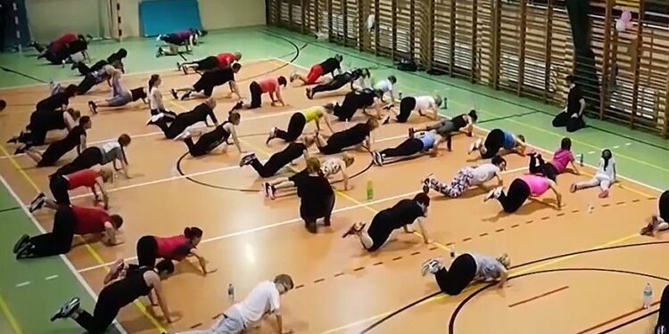 Dębica: Poprzez sport pomogą najmłodszym.