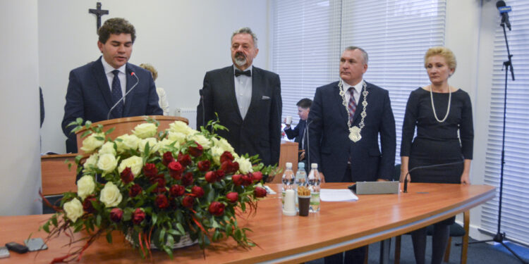 Radni miejscy w Stalowej Woli zebrali się na pierwszej w swojej kadencji sesji.