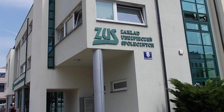 Stalowa Wola: ZUS dla lekarzy popracuje dłużej