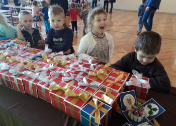 Samborzec: Świąteczne upominki dla DPS w Broniszewicach.