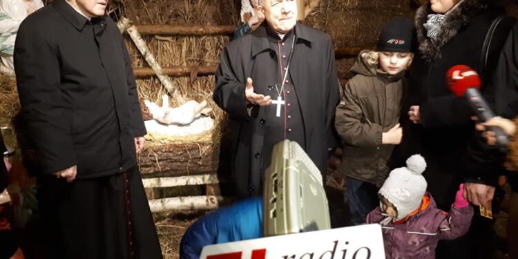 Sandomierz: Żywa szopka przy schronisku dla bezdomnych.