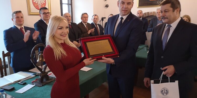 Sandomierz: Radni uchwalili pensję burmistrzowi