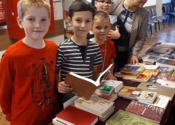 Sandomierz: Mikołajkowy kiermasz książkowy.