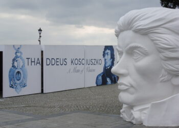 Sandomierz: Kościuszko przy liceum.