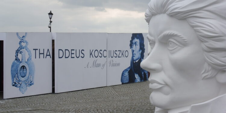 Sandomierz: Kościuszko przy liceum.