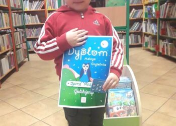 Stalowa Wola: Wyprawka Czytelnicza i dyplomy dla maluchów.