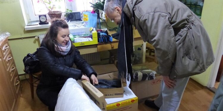 Kolbuszowa: Paczki dla potrzebujących.