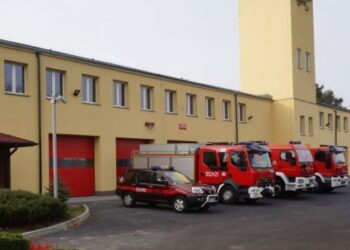 Sandomierz: Pożar bloku socjalnego.