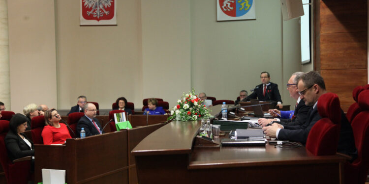 Region: Ostatnia sesja sejmiku.