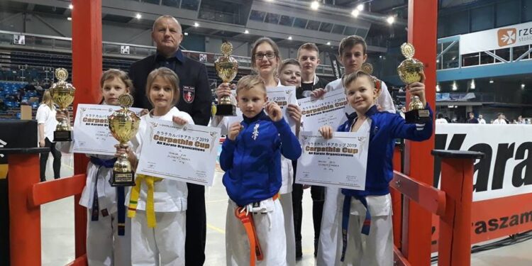 Sandomierz: Kolejne medale sandomierskich karateków.