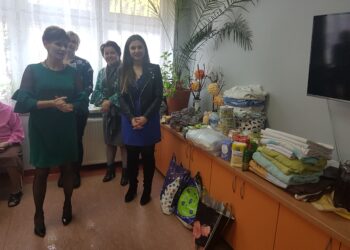 Tarnobrzeg. Dary od studentów Społecznej Akademii Nauk.