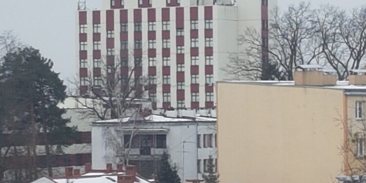 Tarnobrzeg. Pielęgniarek i położnych w sam raz. Twierdzi dyrektor szpitala.