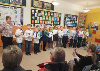 Tarnobrzeg. Babcie i dziadkowie świętowali z wnukami i ozobotami.