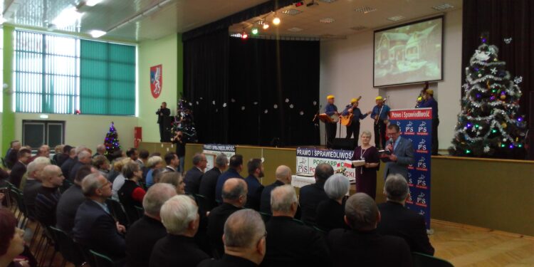 Mielec: Spotkanie opłatkowe klubu PiS powiatu mieleckiego.