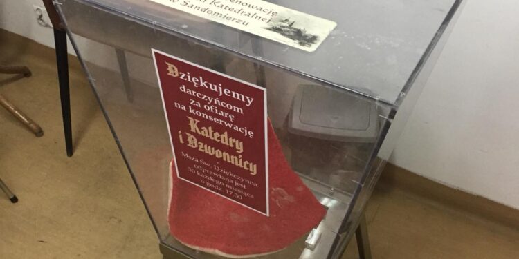 Sandomierz: Ukradł skarbonę z katedry.