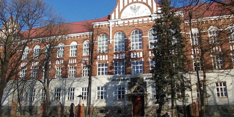 Mielec: Powrót wybranego  dyrektora na stanowisko dyrektora!