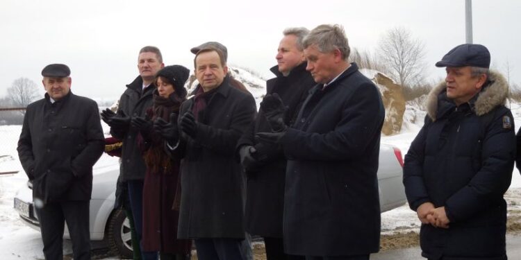 Dębica:  Łącznik dębicki otwarty.