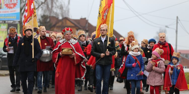 Region: Orszaki Trzech Króli przejdą ulicami miast.