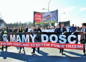 Mielec: Burza wokół zespołu do spraw powietrza.