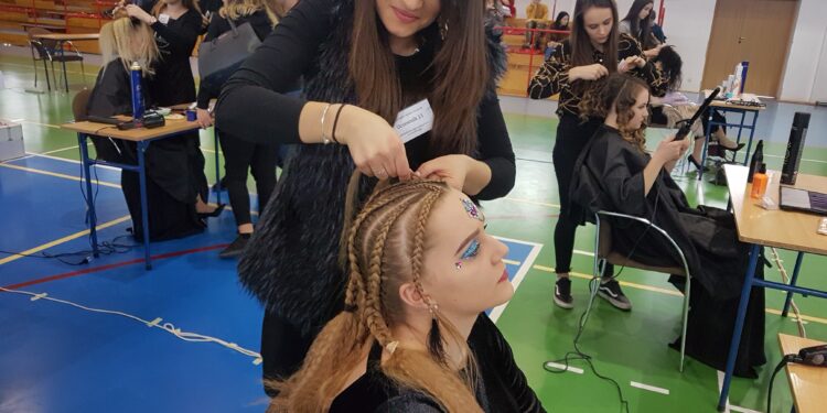 Tarnobrzeg.W „Prymasówce” królował warkocz.