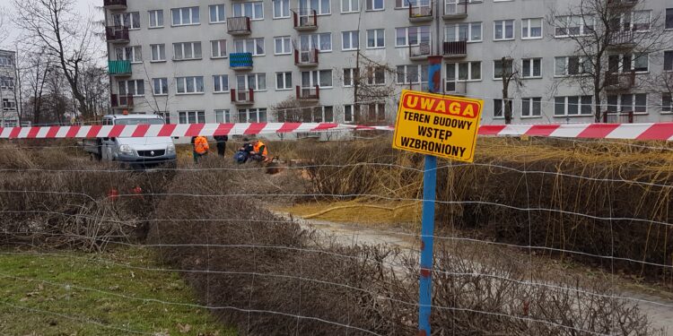 Tarnobrzeg. Nowoczesny i zielony. Taki ma być skwer u zbiegu ulic Kopernika i Sikorskiego. Prace ruszyły.