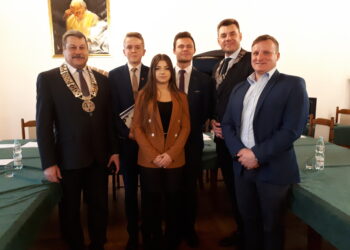 Sandomierz: Pierwsze posiedzenie Młodzieżowej Rady Miasta.