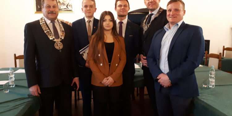 Sandomierz: Pierwsze posiedzenie Młodzieżowej Rady Miasta.
