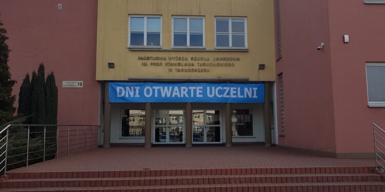 Tarnobrzeg. Dni Otwarte w PWSZ.