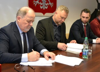 Pysznica: Powiat podpisał umowę na przebudowę drogi w Pysznicy