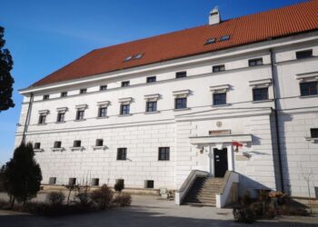 Sandomierz: Komisja z Ministerstwa Kultury i Dziedzictwa Narodowego z wizytą w Muzeum Okręgowym