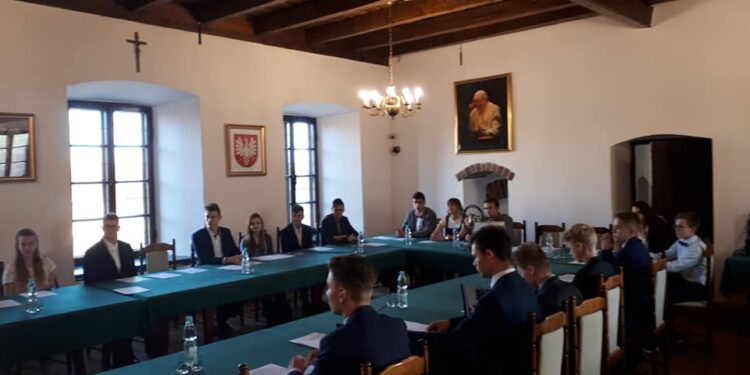 Sandomierz: Pierwsze posiedzenie Młodzieżowej Rady Miasta.