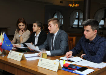 Sandomierz: IV sesja Młodzieżowego Sejmiku Województwa Świętokrzyskiego.