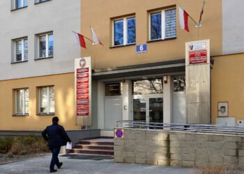 Mielec: Obsługa kadrowa wraca do szkół.