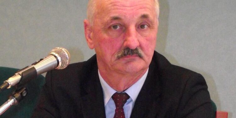 Mielec: Konie gimnastyczne w roli… ławek.