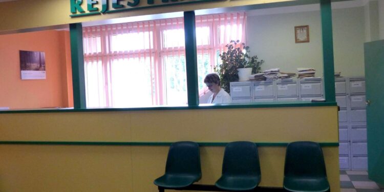 Mielec: Problem w poradniach.