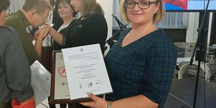Rudnik nad Sanem: Ośrodek Szkolno-Wychowawczy z tytułem Szkoła Niepodległa.