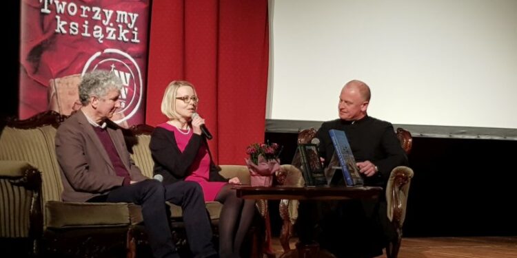 Sandomierz: Album, książka, płyta z filmem i muzyką na zwieńczenie jubileuszu diecezji