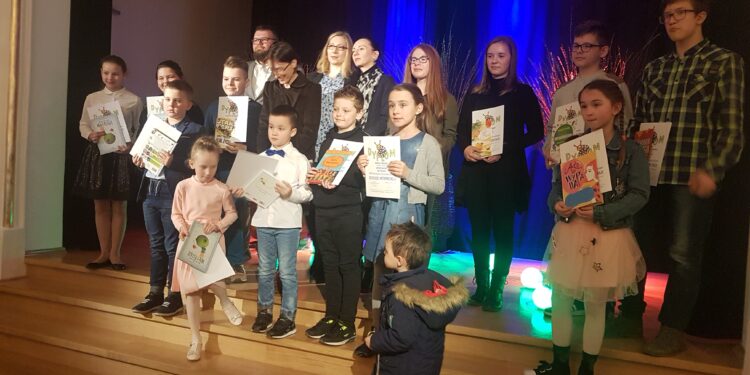 Tarnobrzeg. Finał XVII Konkursu Recytatorskiego „Dziecięce Interpretacje”.