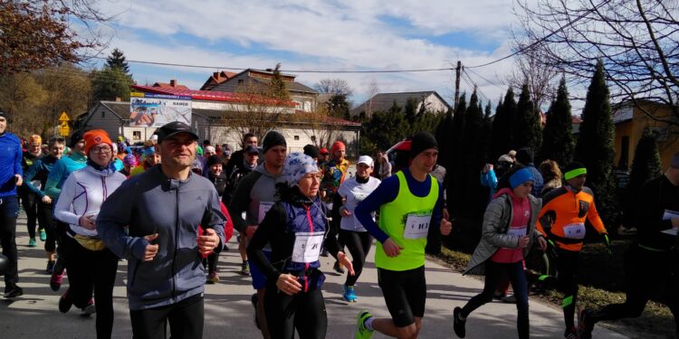 Obrazów:  Pobiegli z okazji Dnia Kobiet.