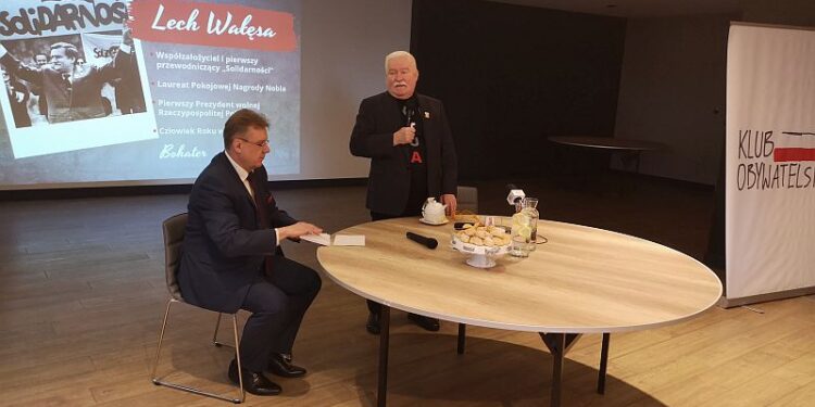 Tarnobrzeg: Lech Wałęsa spotkał się z mieszkańcami