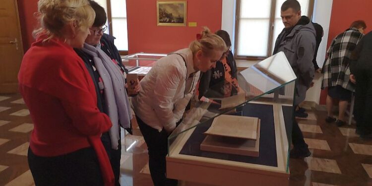 Tarnobrzeg: Lech Wałęsa spotkał się z mieszkańcami