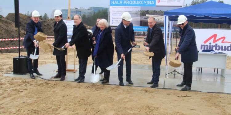 Stalowa Wola: Ruszyła budowa kolejnej hali ARP